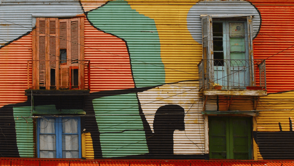 Kolorowa ściana na Caminito, La Boca, Buenos Aires